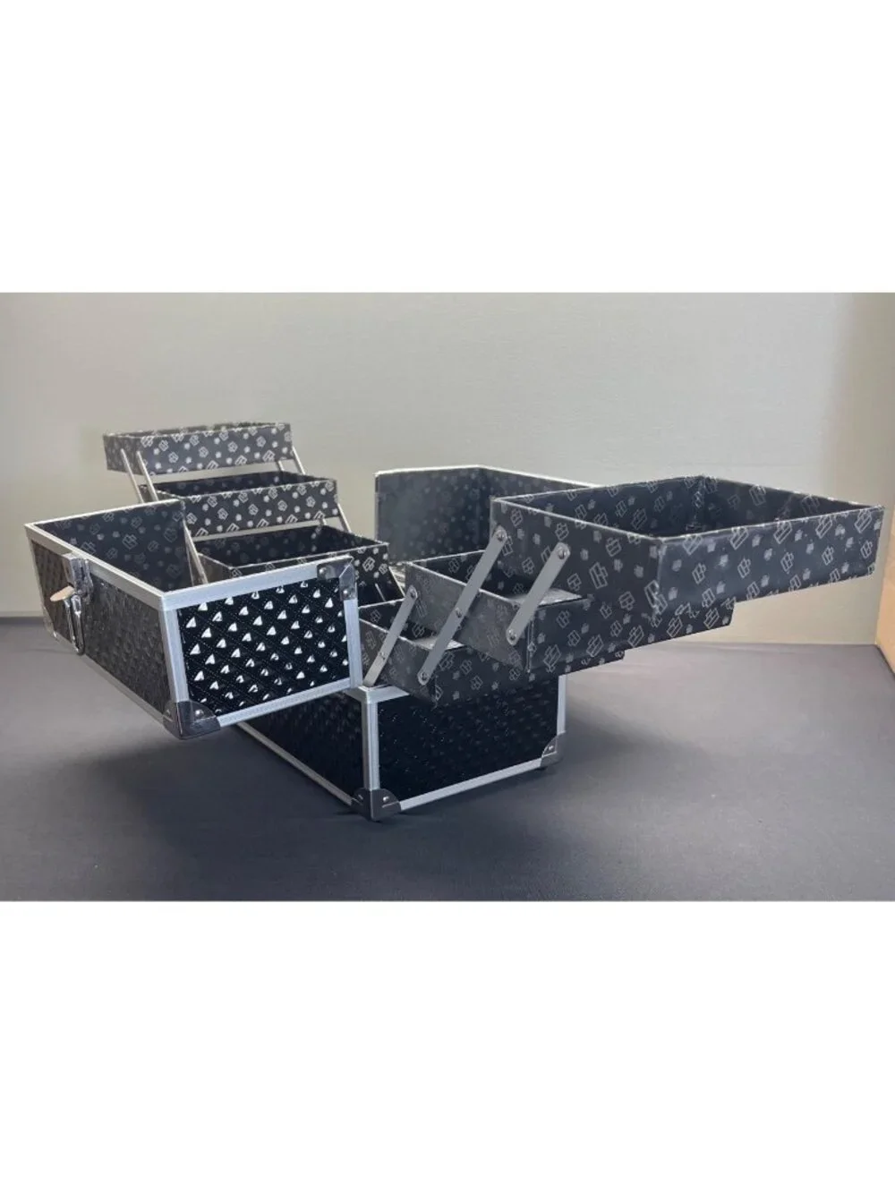 Caboodles Train Cosmetic Case Six Tray Shiny Black Large Dance Cheer Travel